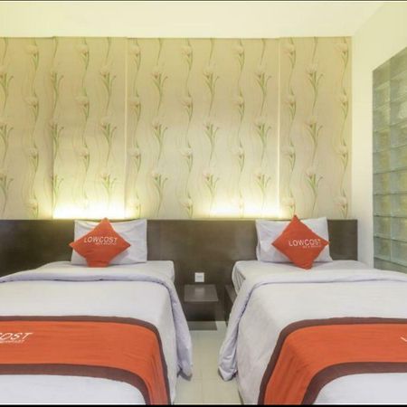 Lowcost Bed & Breakfast Jimbaran Exterior foto