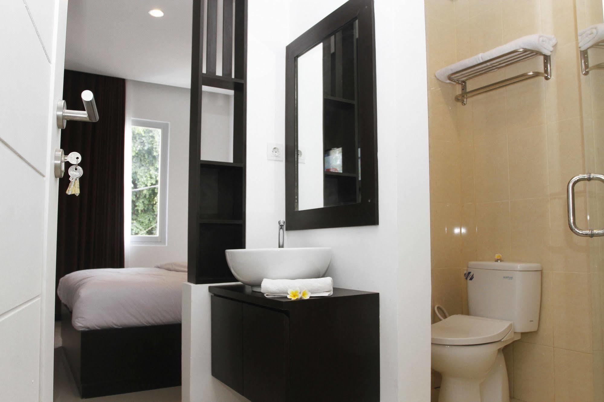 Lowcost Bed & Breakfast Jimbaran Exterior foto