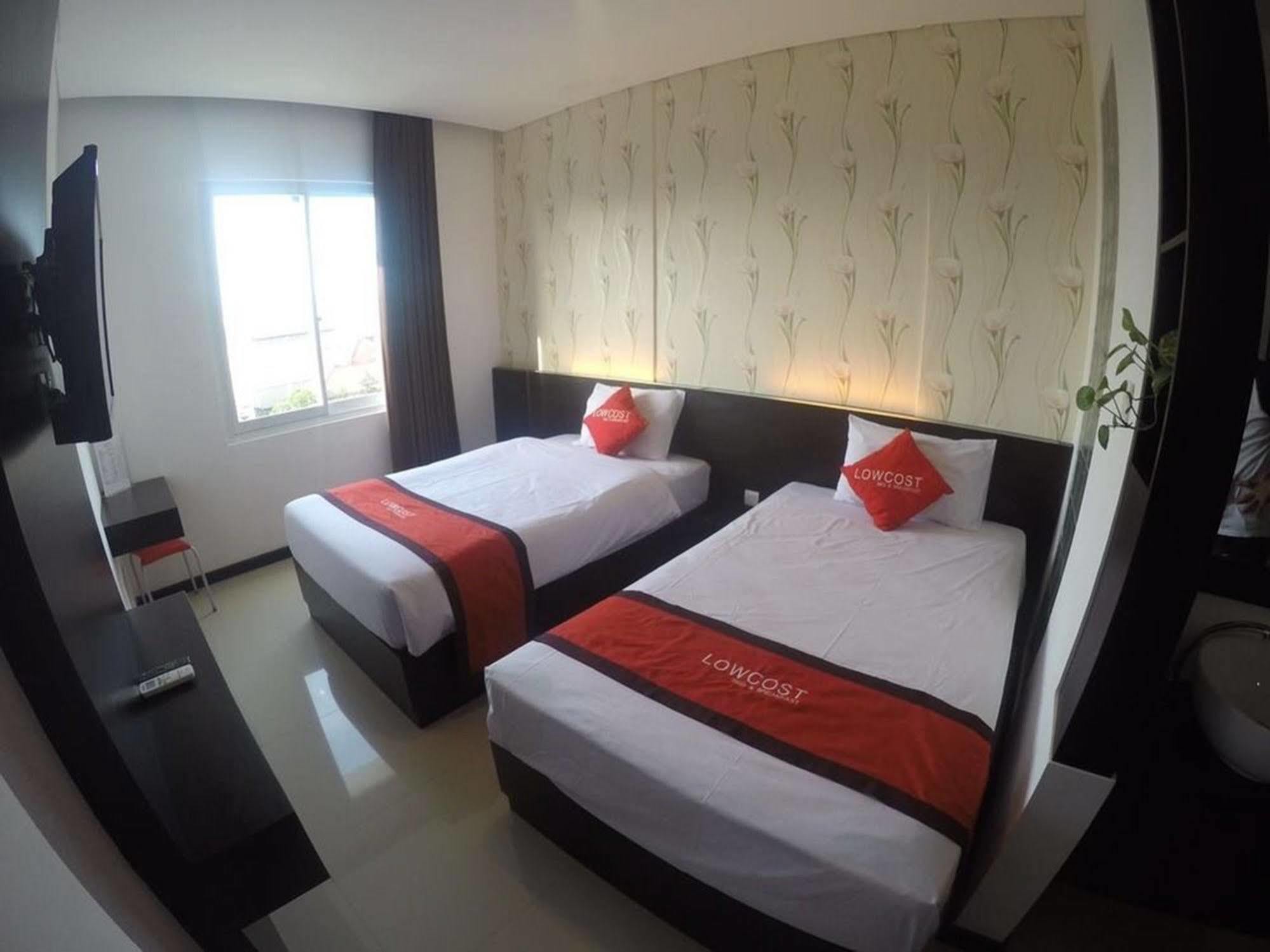 Lowcost Bed & Breakfast Jimbaran Exterior foto