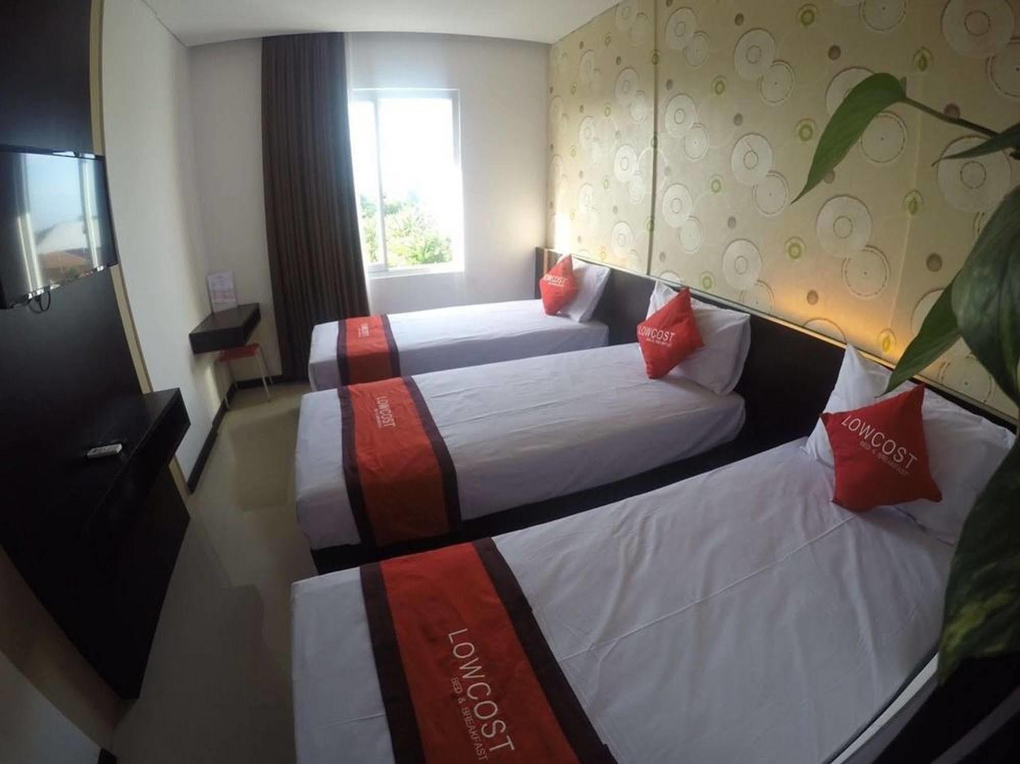 Lowcost Bed & Breakfast Jimbaran Exterior foto